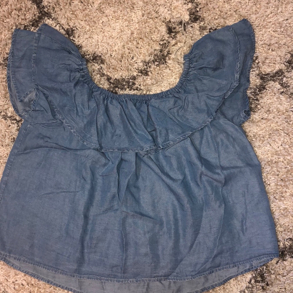 Off shoulder crop top